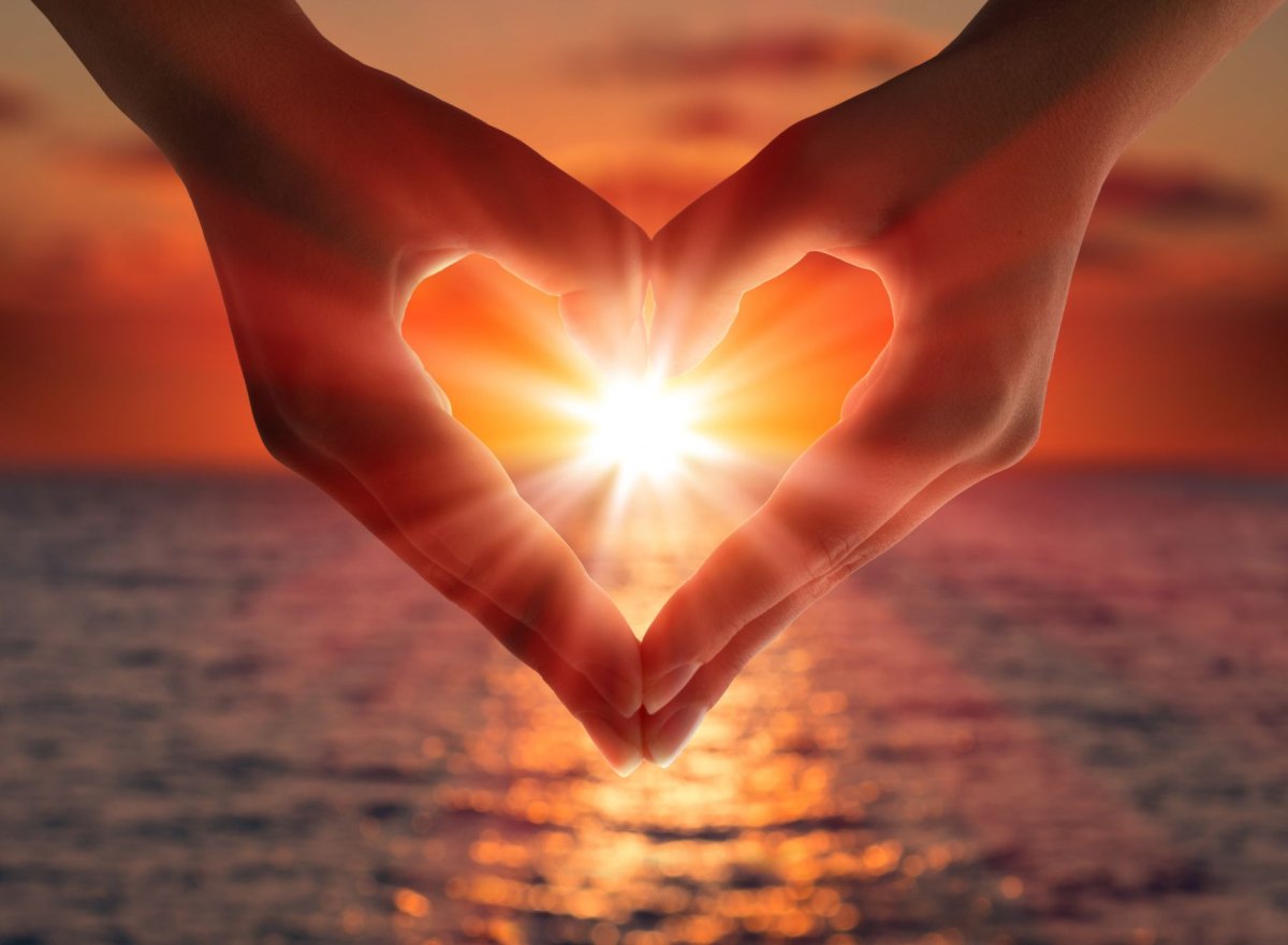 Красивый закат с сердечком