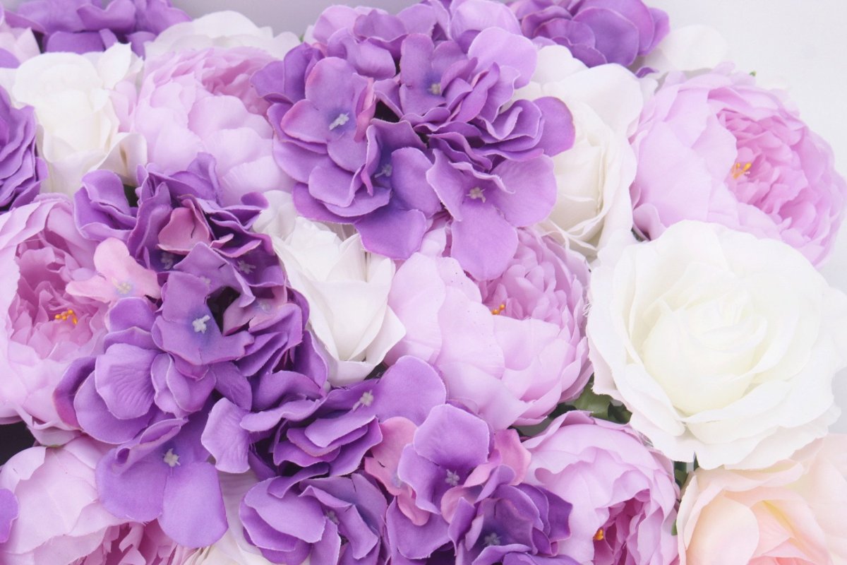 Лиловые пионы