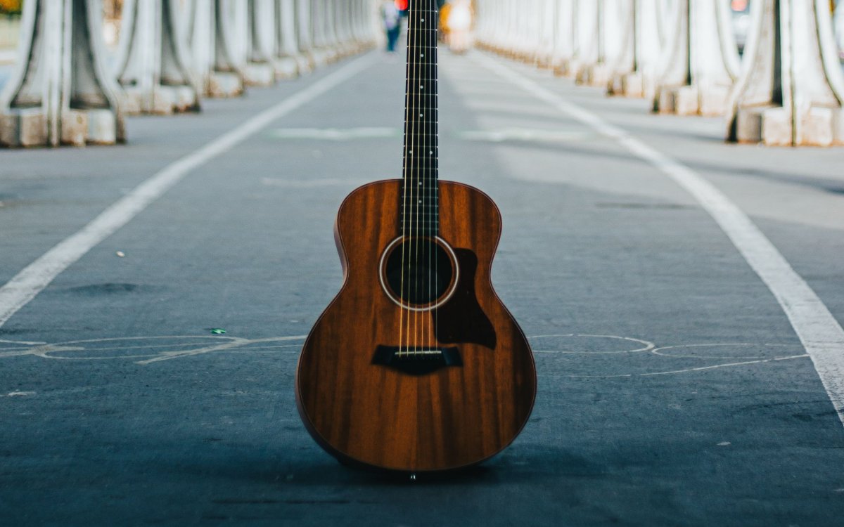 Акустическая гитара