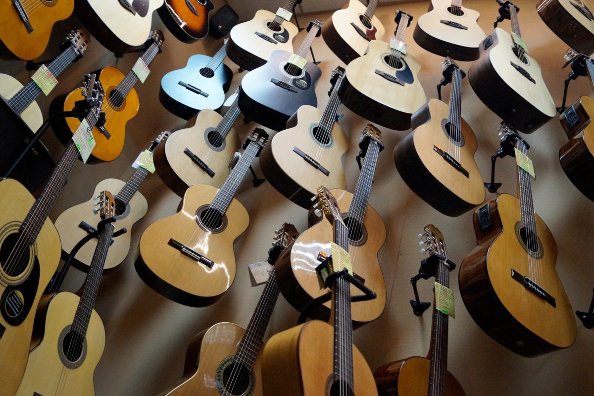 Много музыкальных инструментов