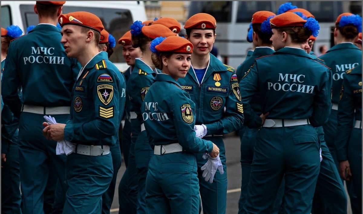 Сотрудники МЧС России