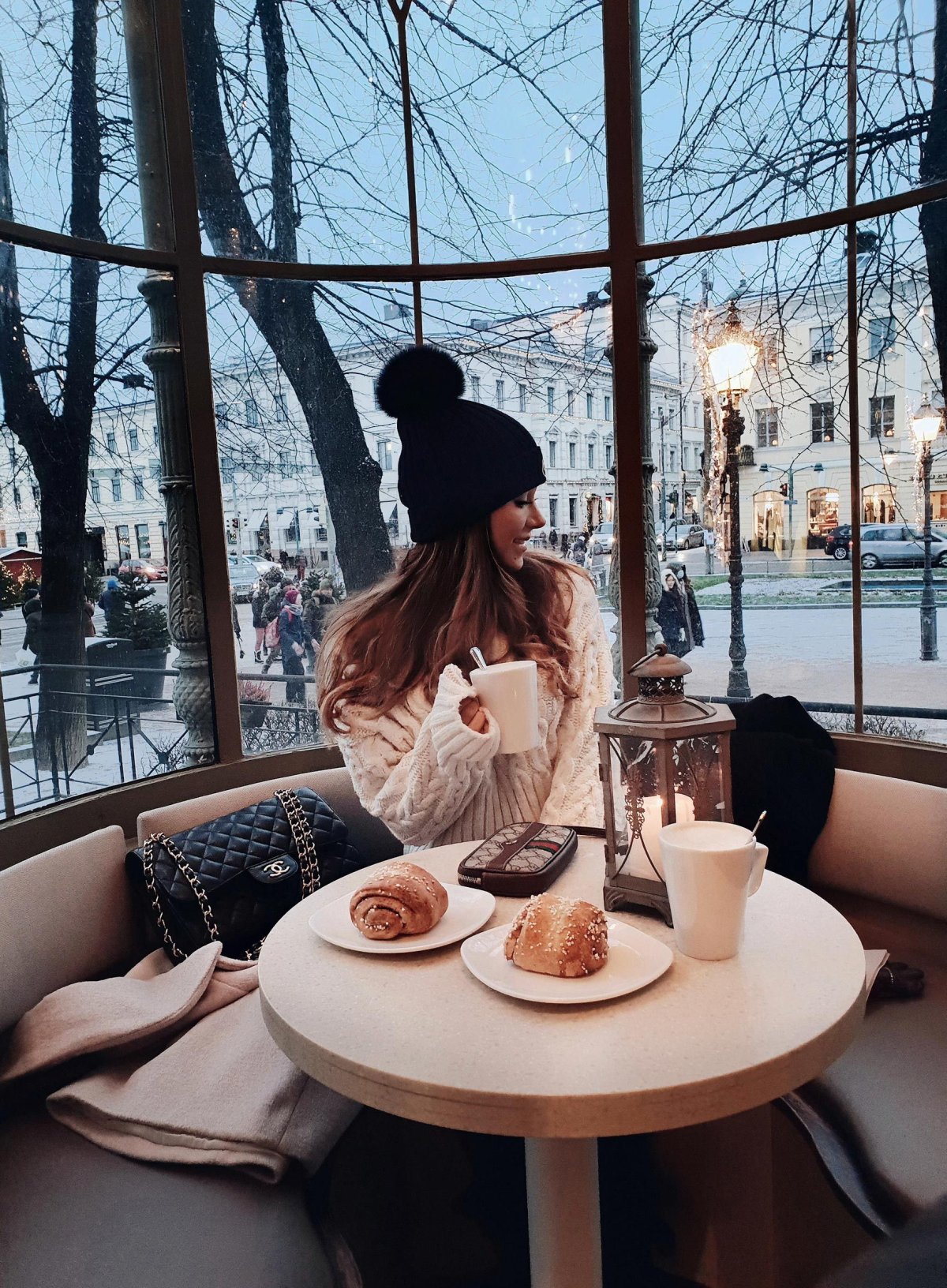 Фотосет в кофейне зимой