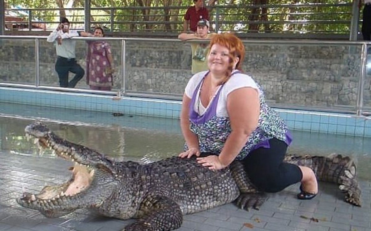 Девушка крокодил толстая