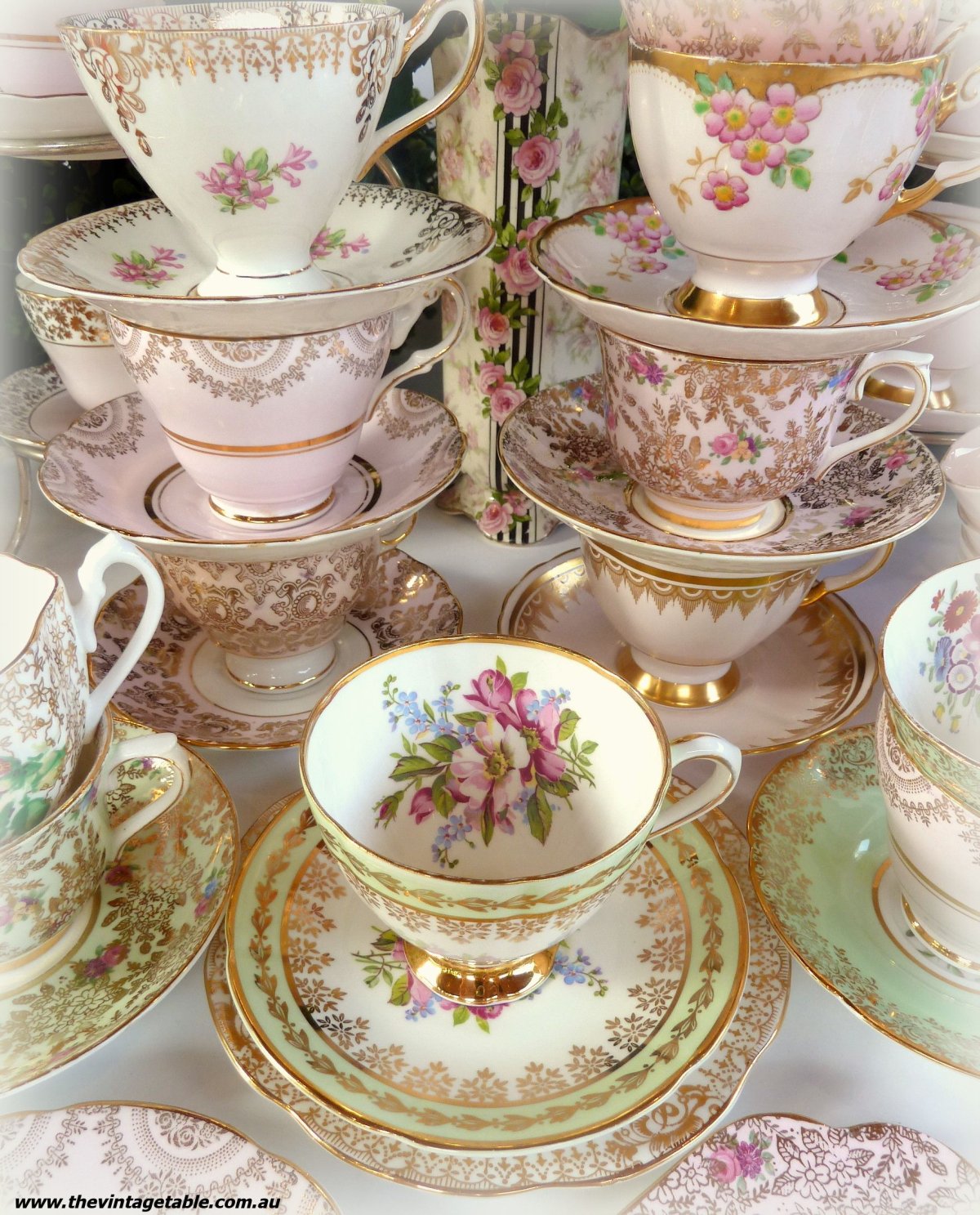 Чайный сервиз в стиле шебби Шик