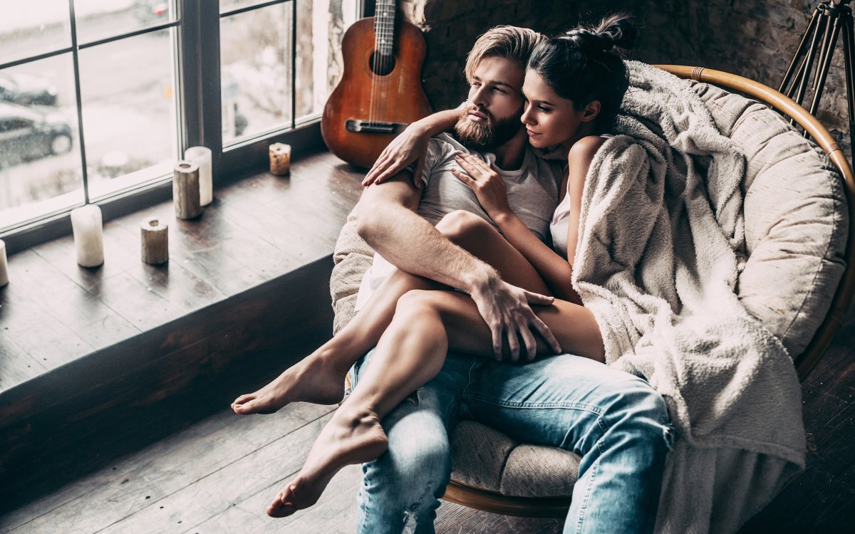 Объятия влюбленных