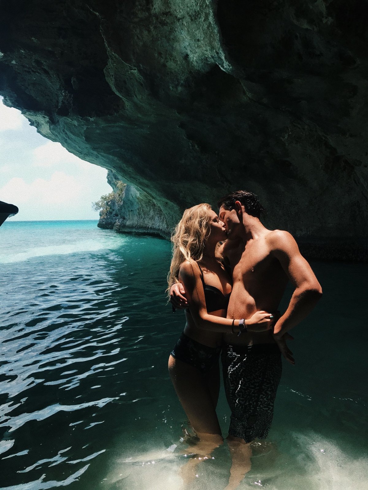 Двое на море