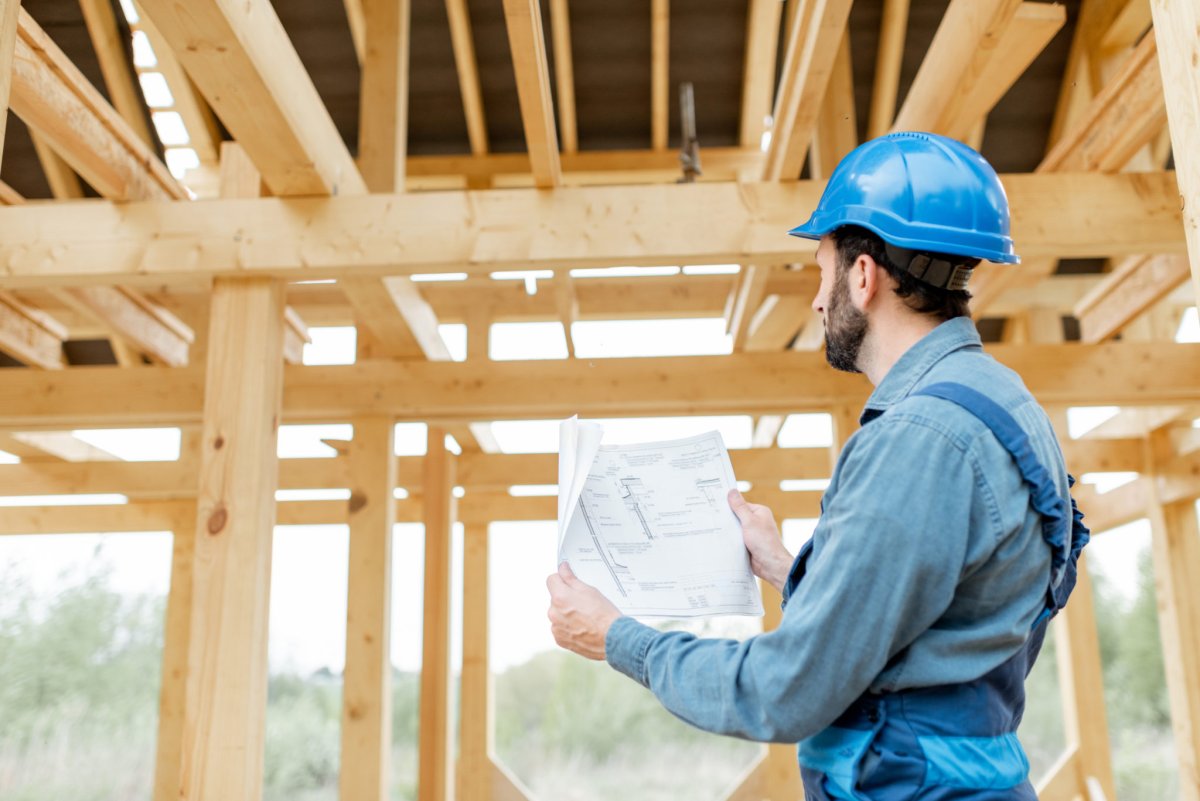 Плотники для строительства дома