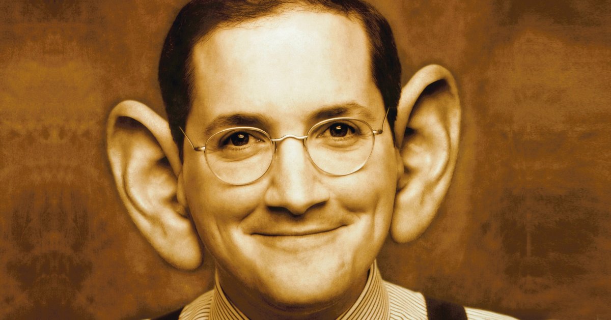 Мужчина с большими ушами