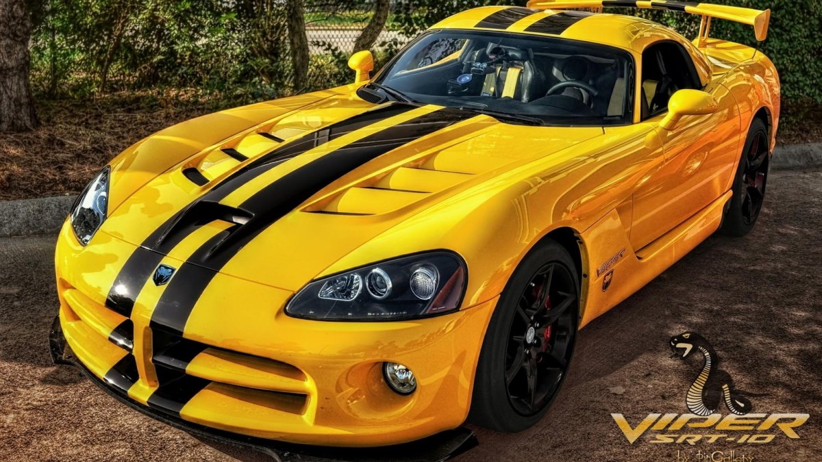 Dodge Viper желтый