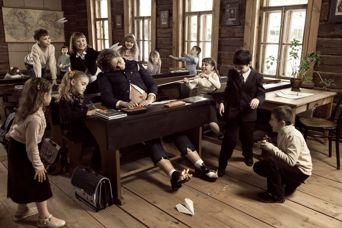 Школьный кабинет с учениками