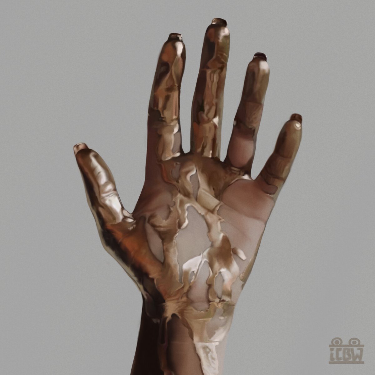 Руки в золотой краске