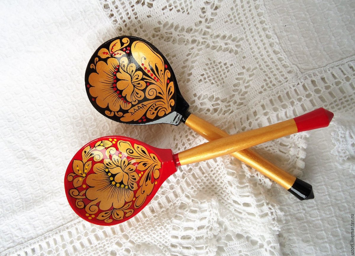 Хохломские ложки на прозрачном фоне