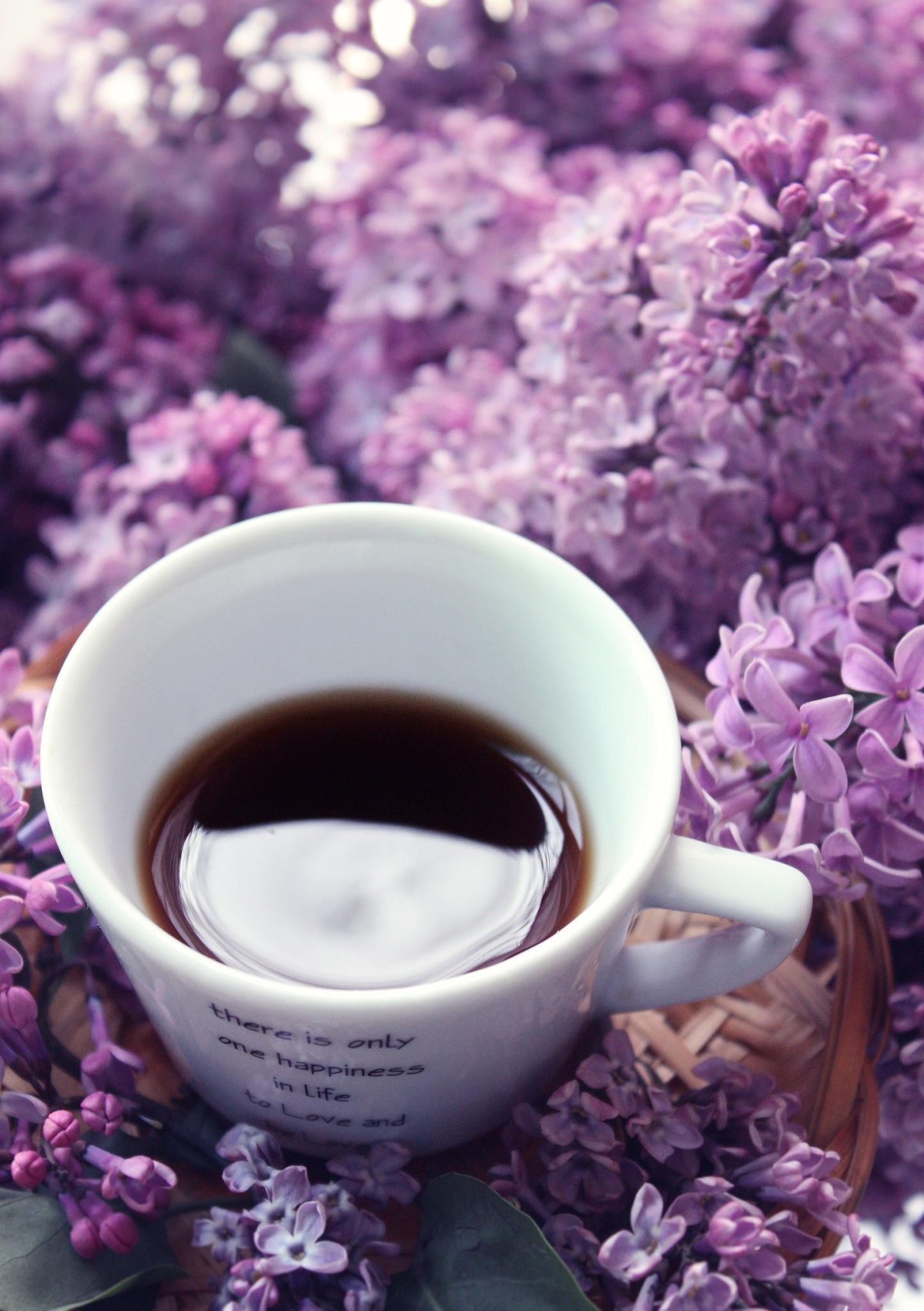 Кофе в фиолетовых тонах