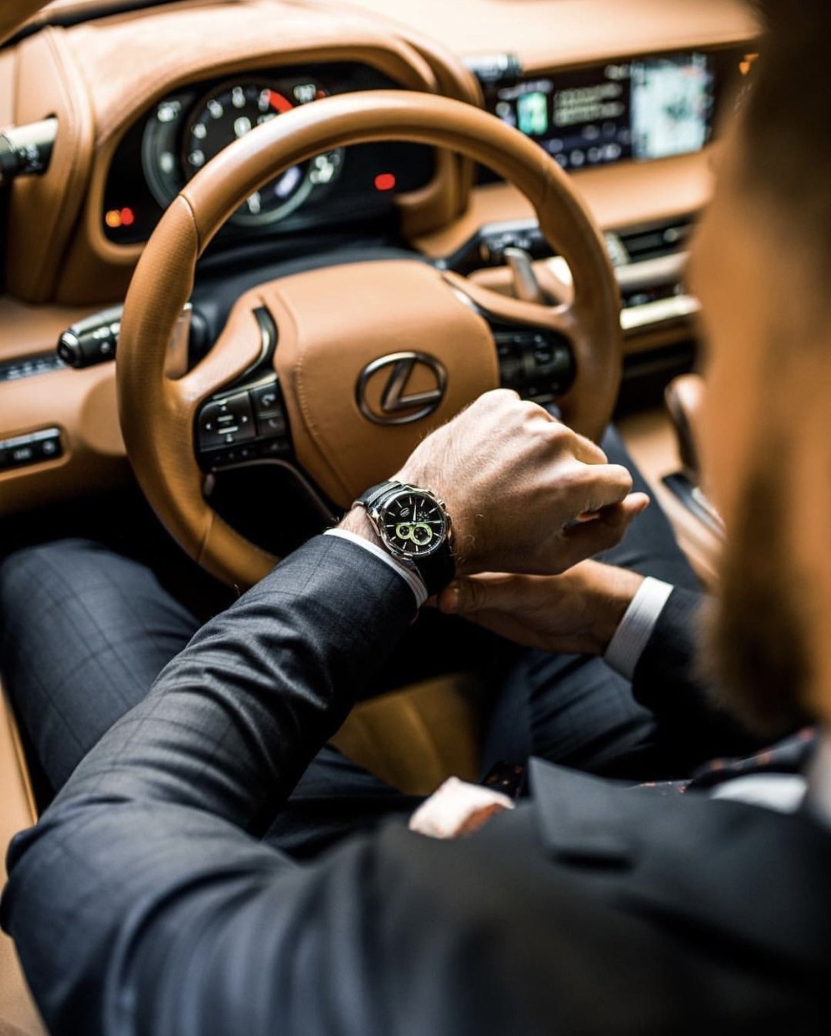 Успешный мужчина без лица