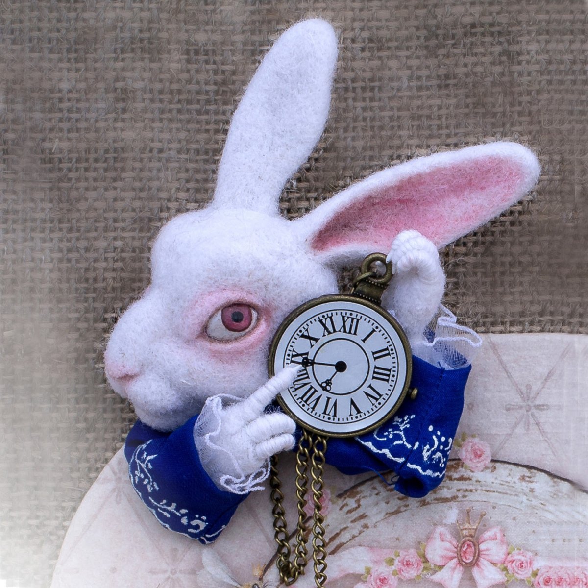 Белый кролик тим Бертон