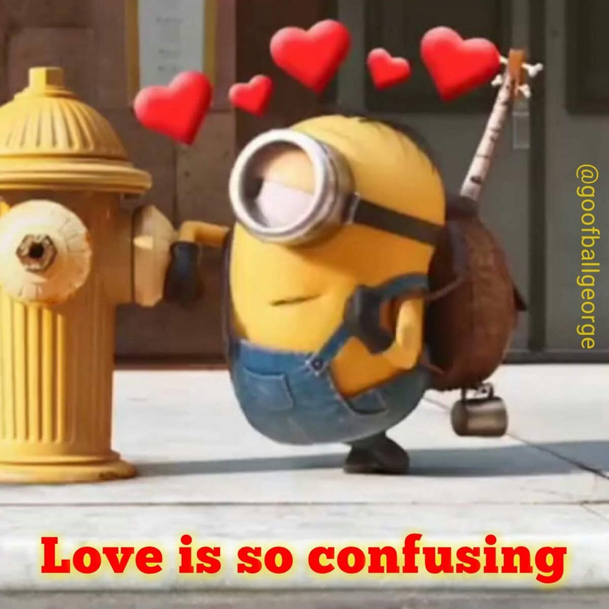 Миньон целует