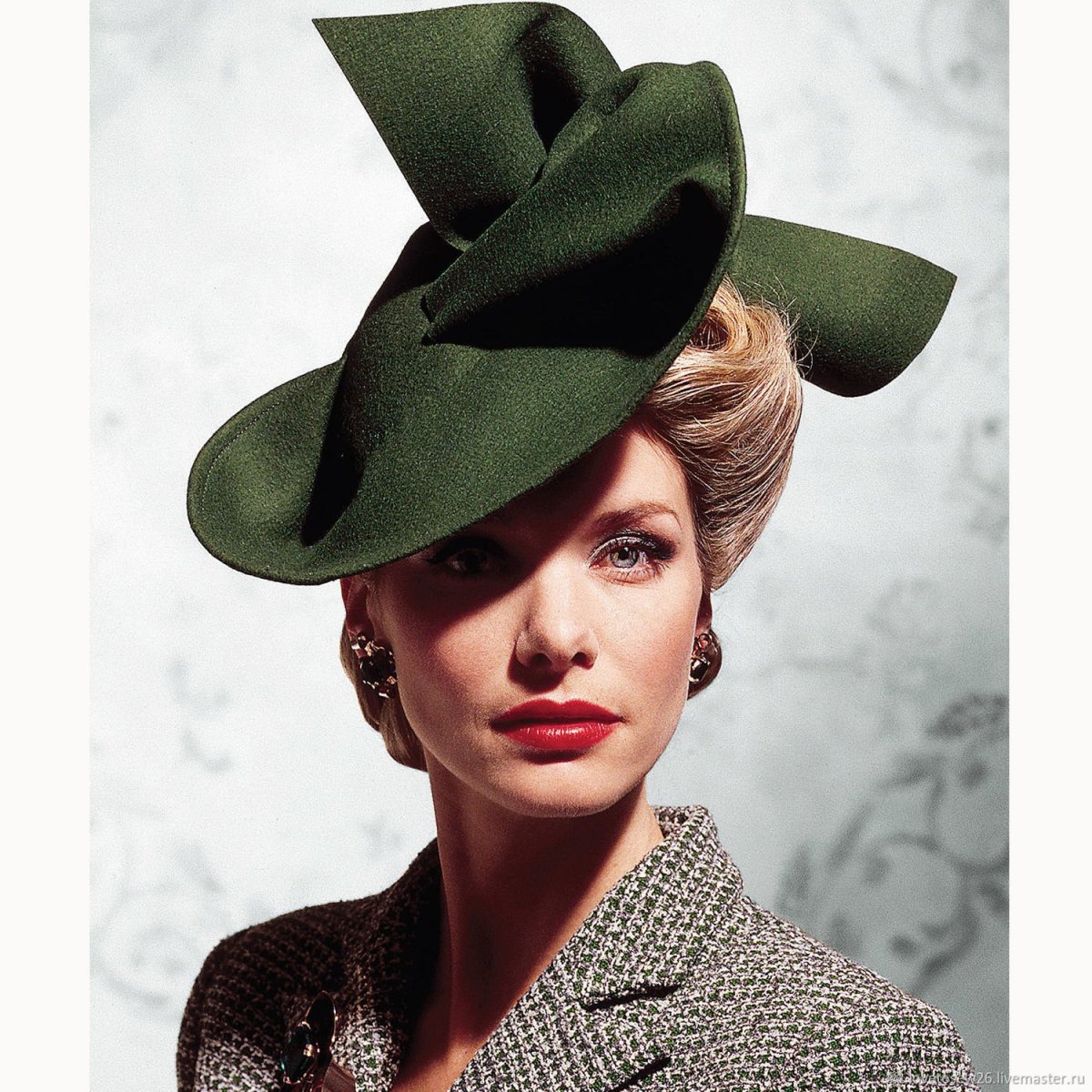 Винтажные автомобили и девушки