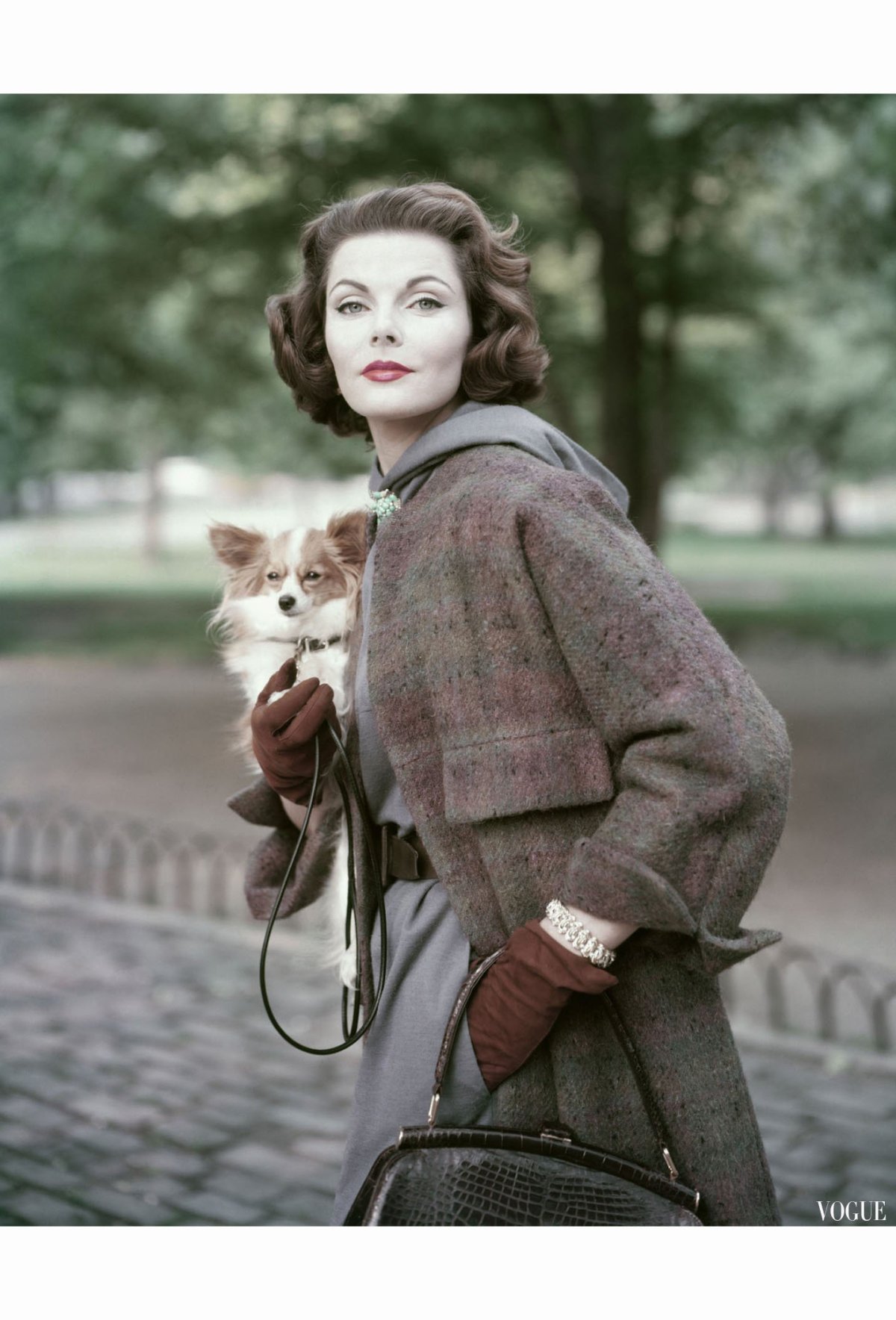 Одри Хепберн в шляпе с вуалью