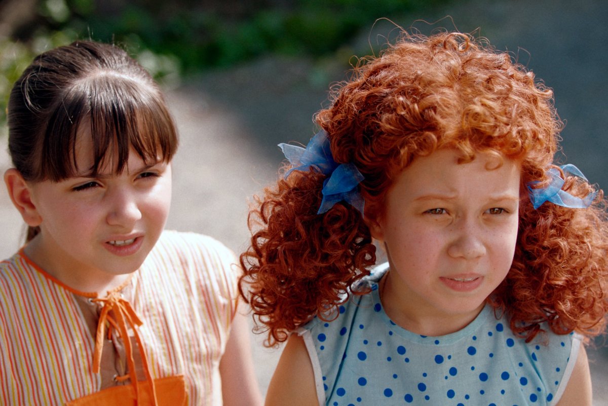 Манюня Постер