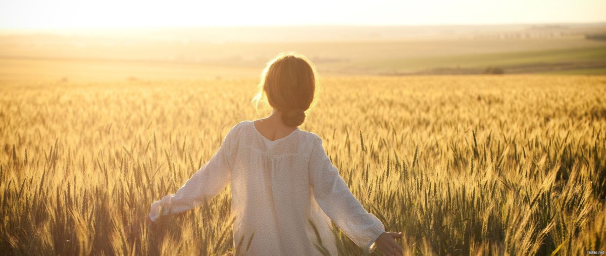 Красивые славянские девушки на природе