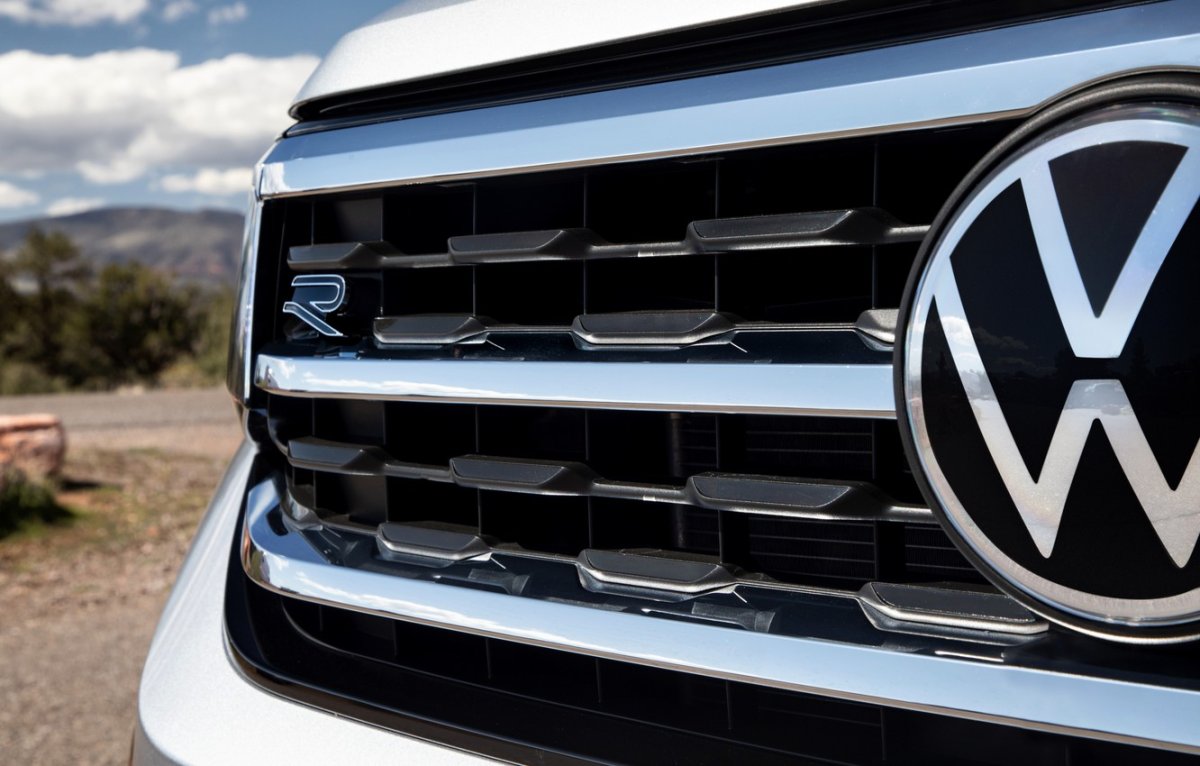 Volkswagen r line logo 2021
