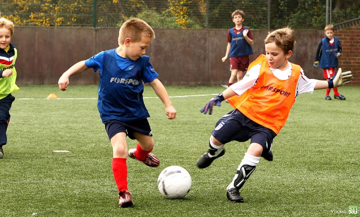 Дети футболисты
