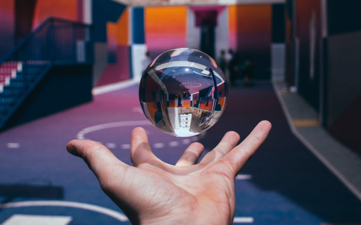 Сфера в руках