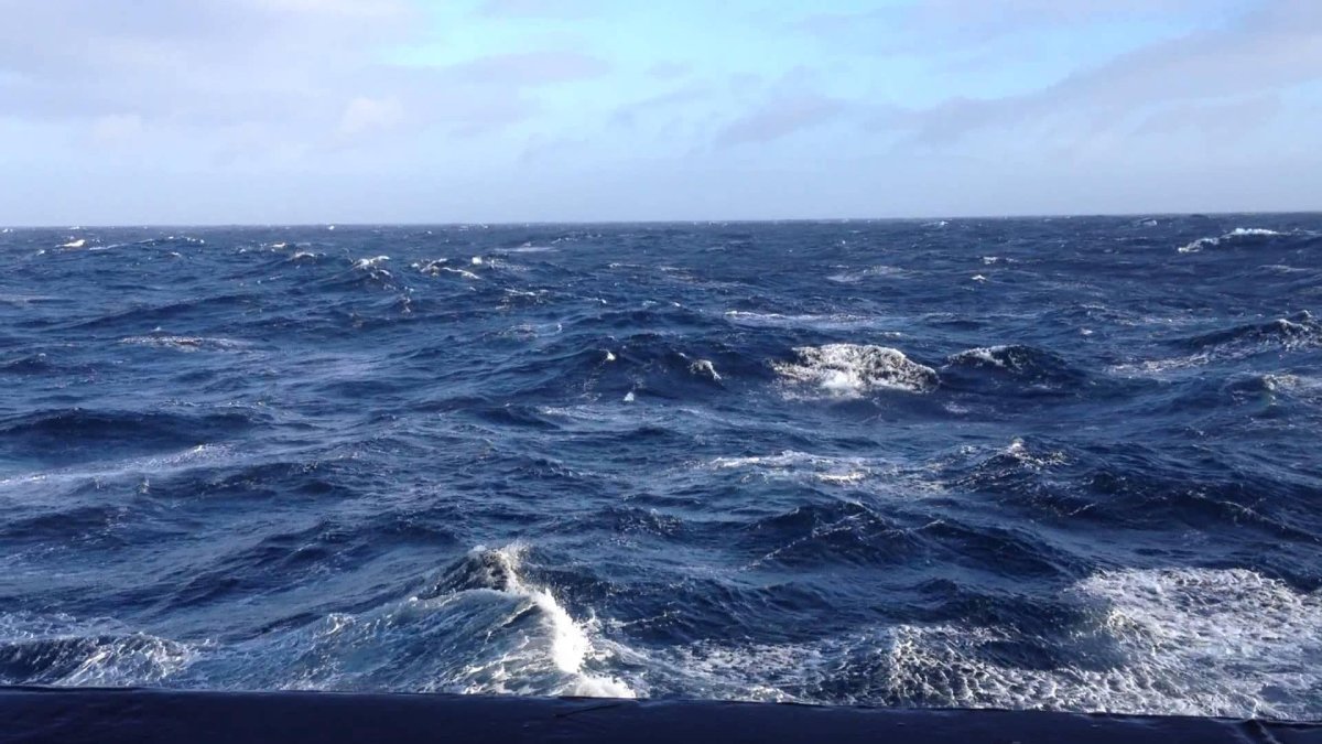 Зыбь в океане