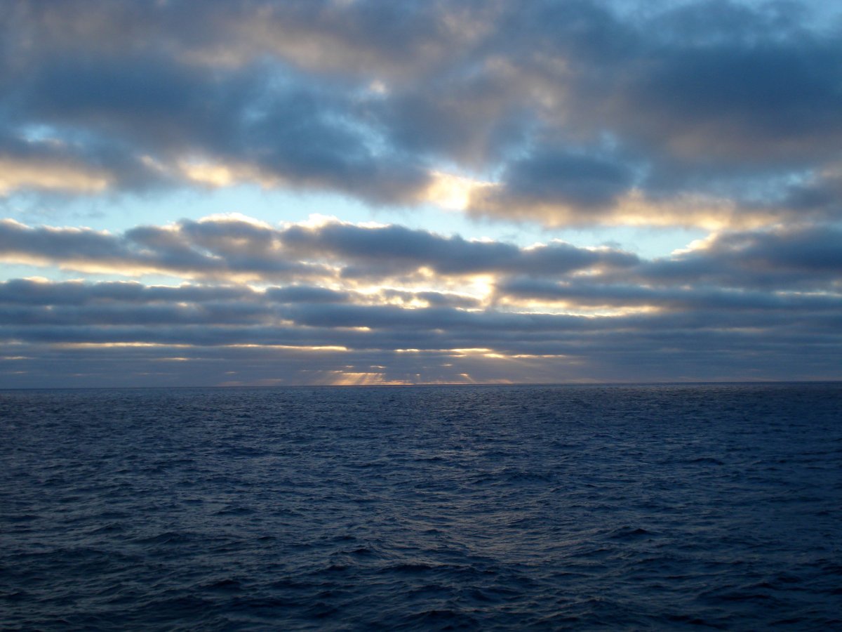 Атлантический океан шторм