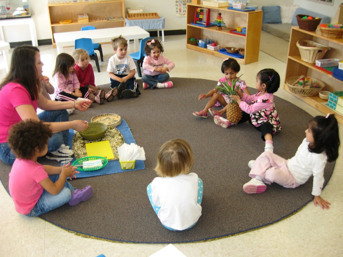 Воспитатель и дети клипарт