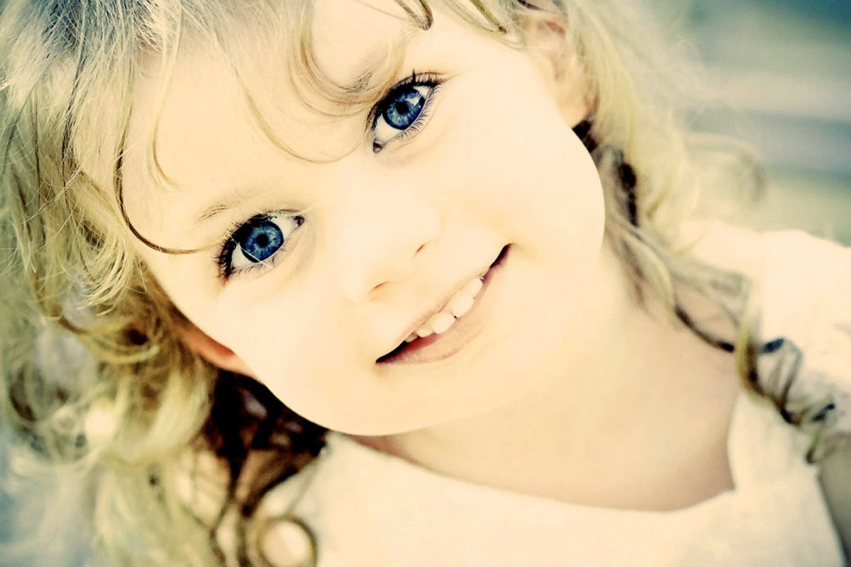 Дети с голубыми глазами
