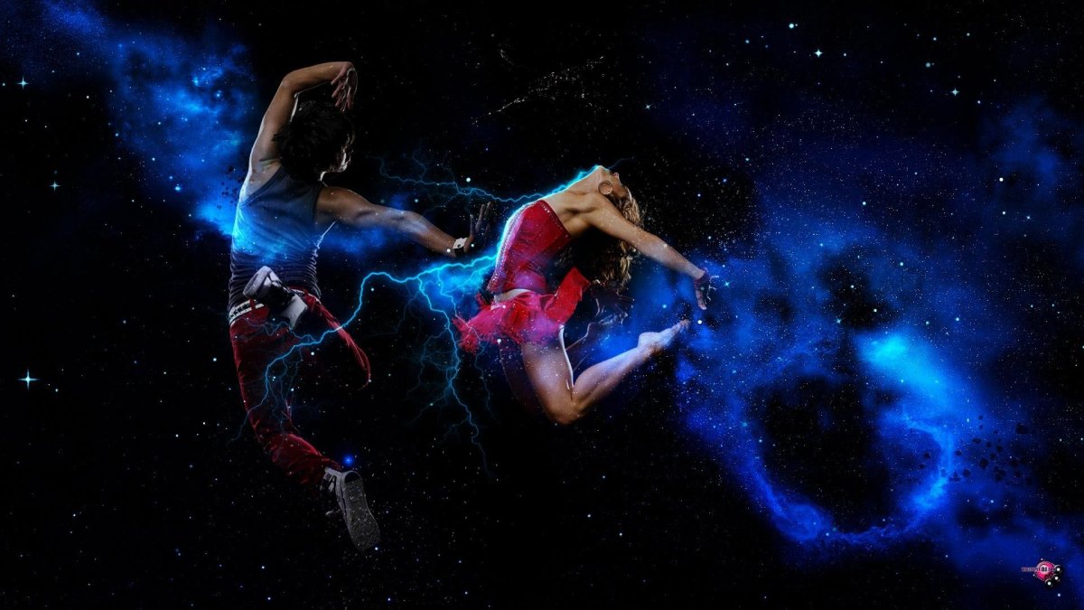 Влюбленные на качелях