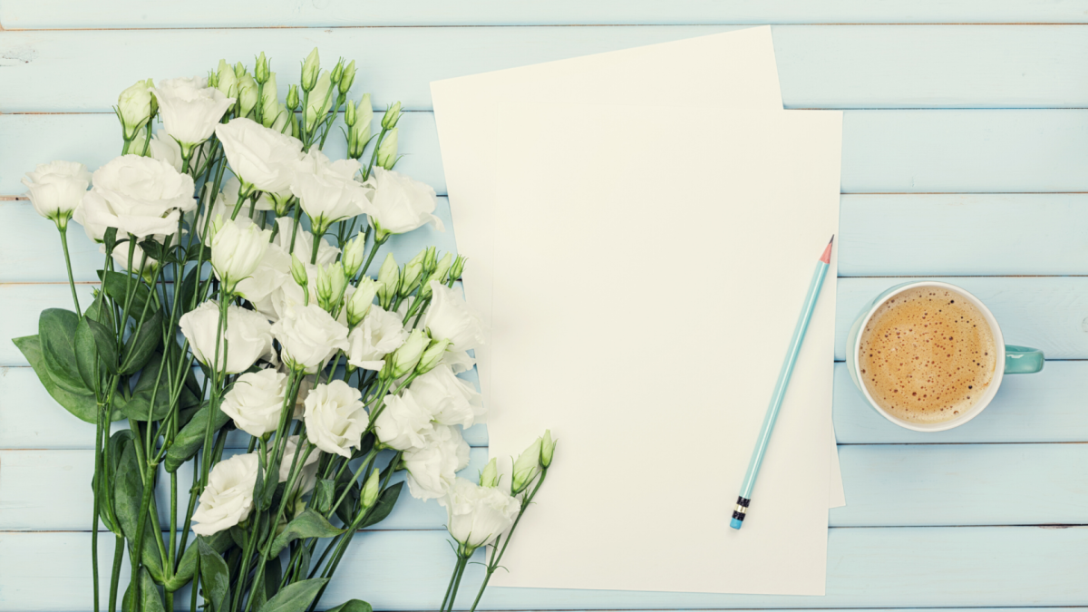 Цветы и лист бумаги