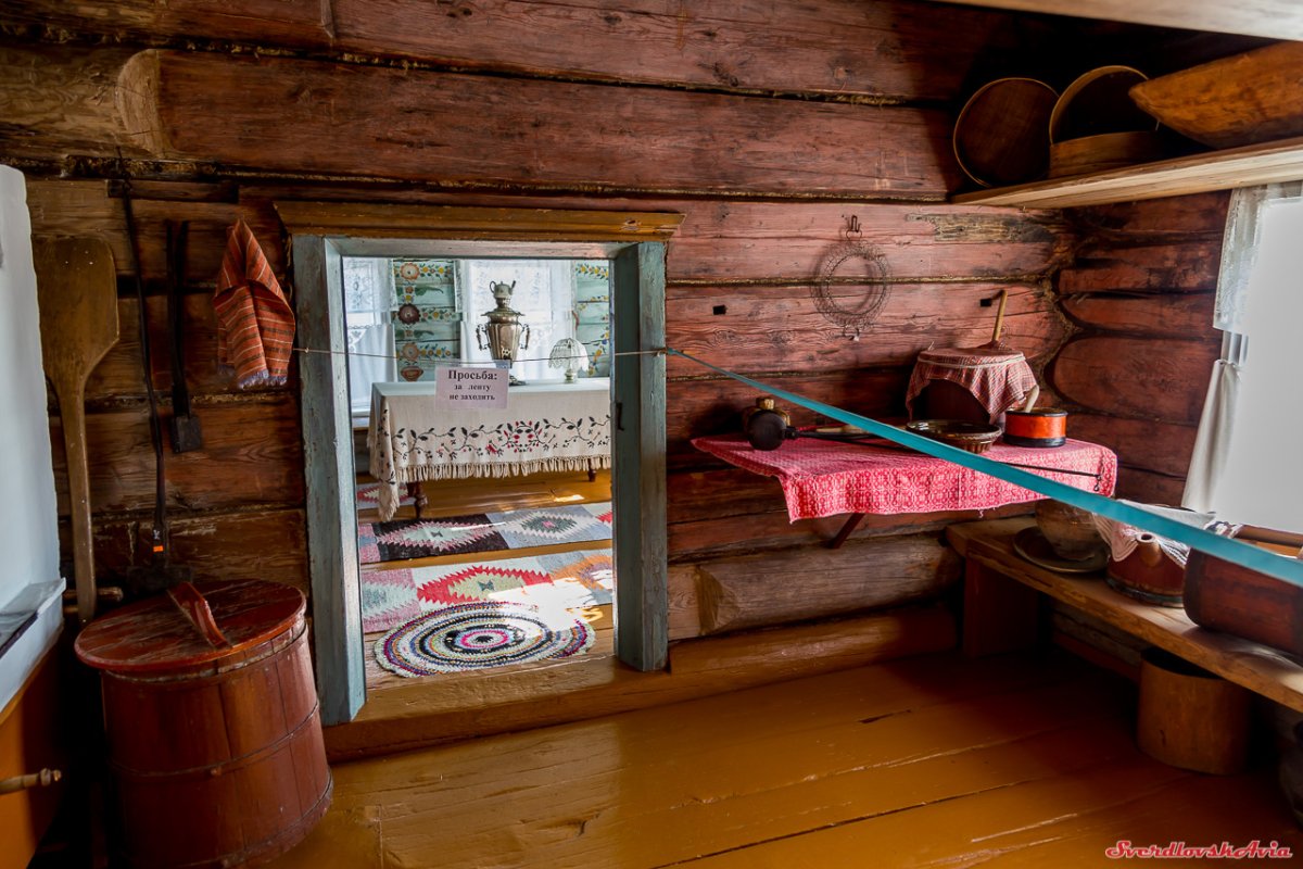 Крестьянская изба 19 века