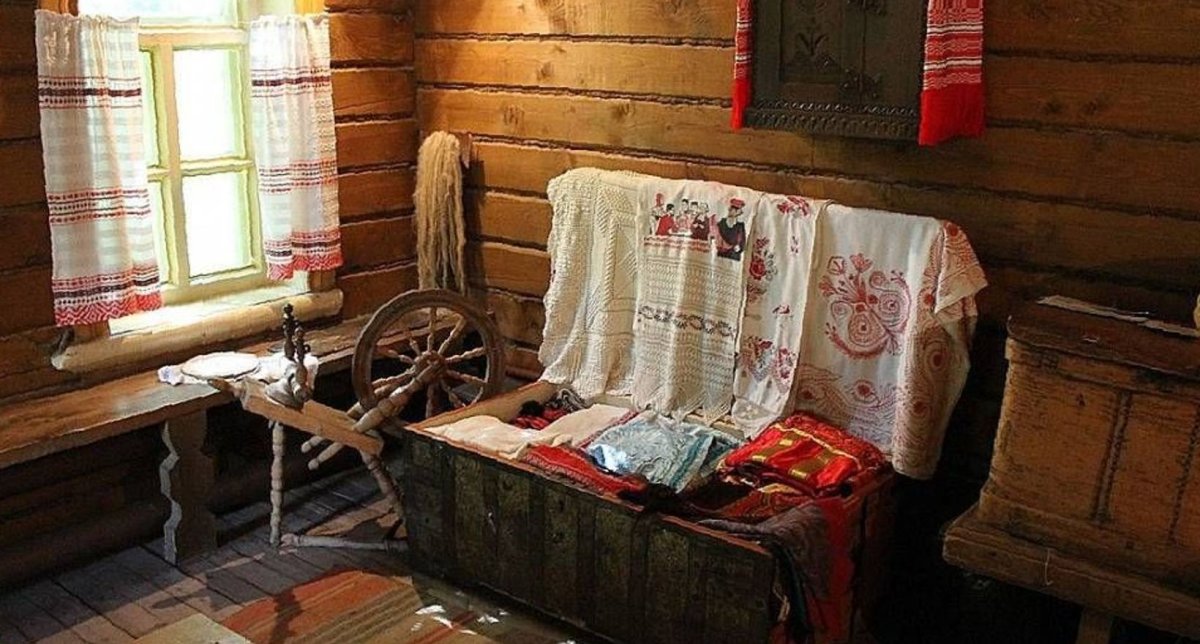Сундук в русской избе