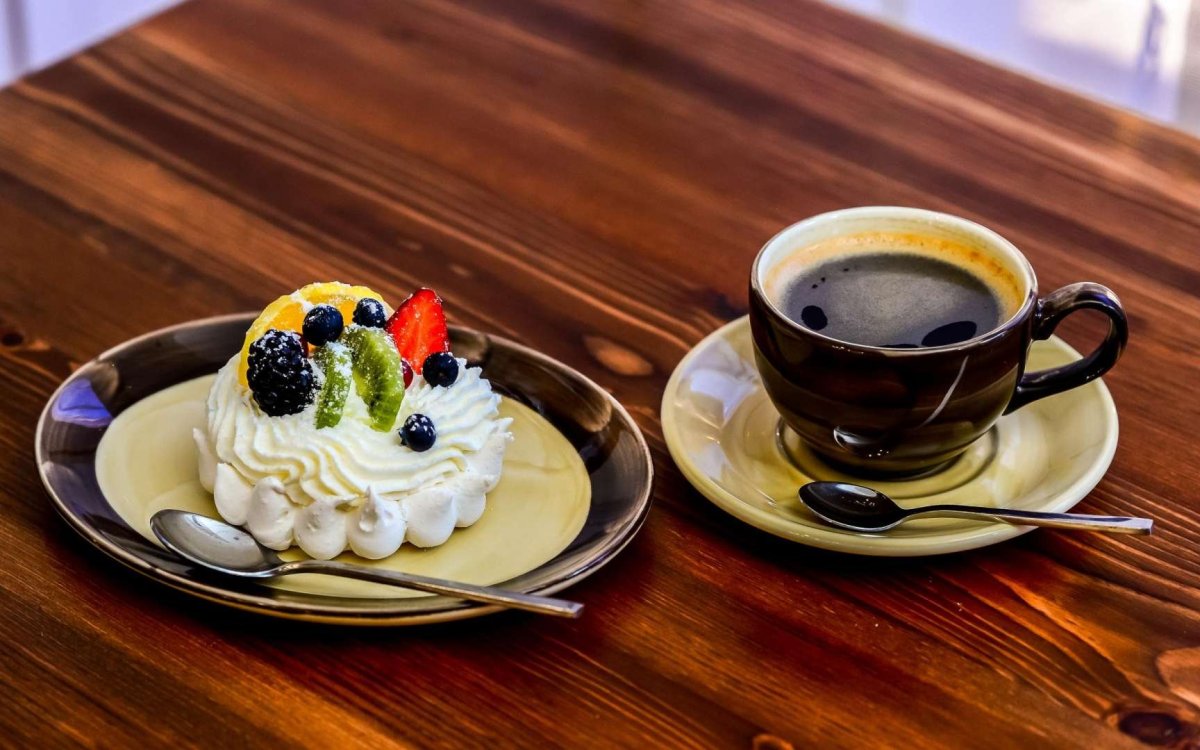 Доброе утро кофе и пирожное