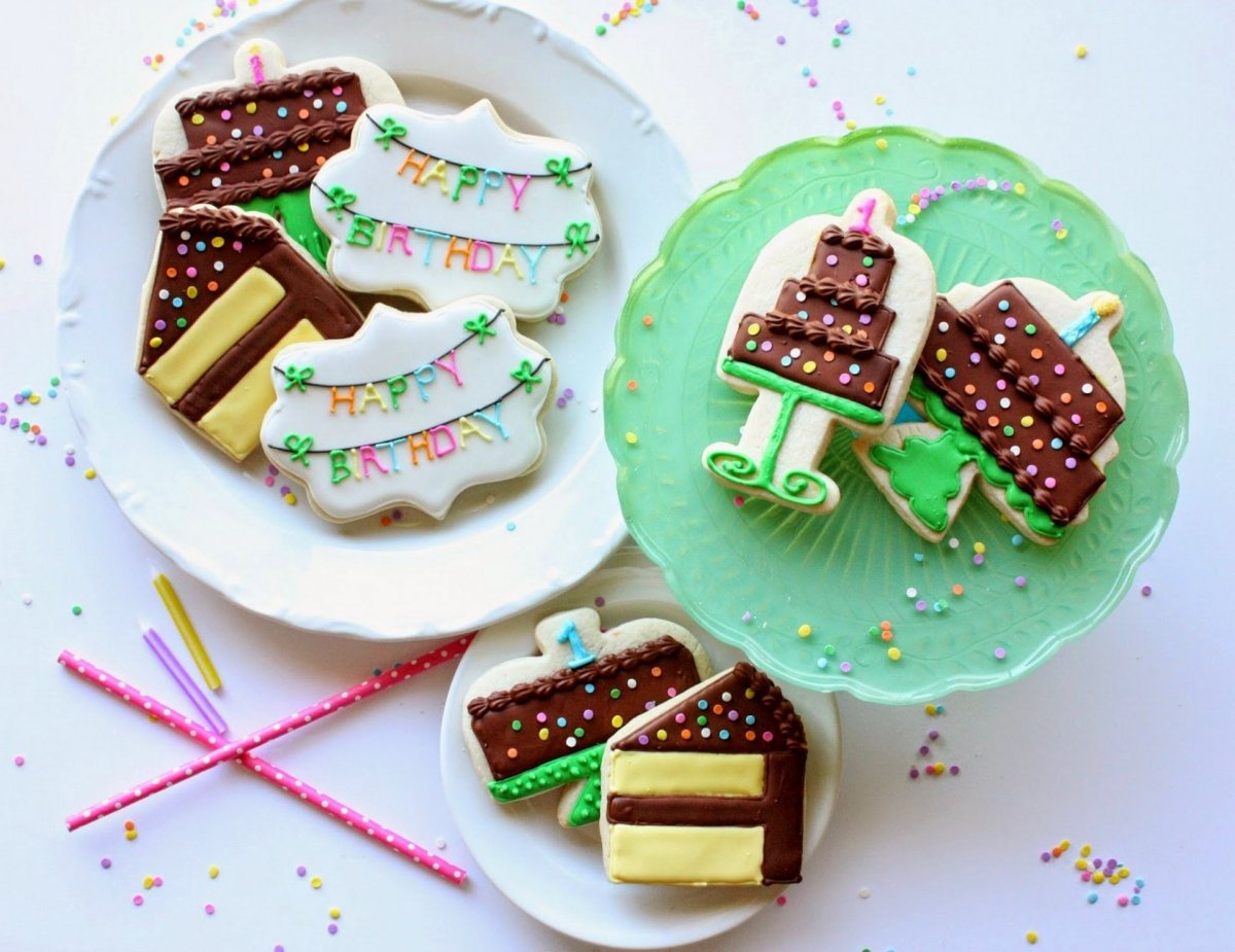 Пирожное на день рождения