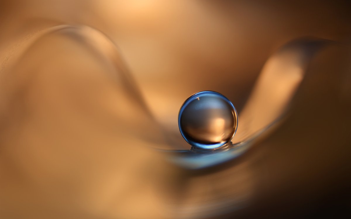 Отражение в капле