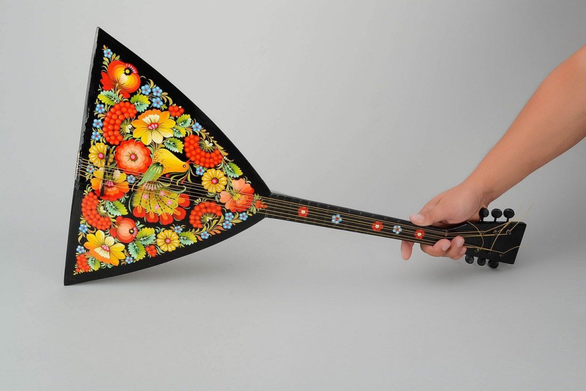 Современная балалайка