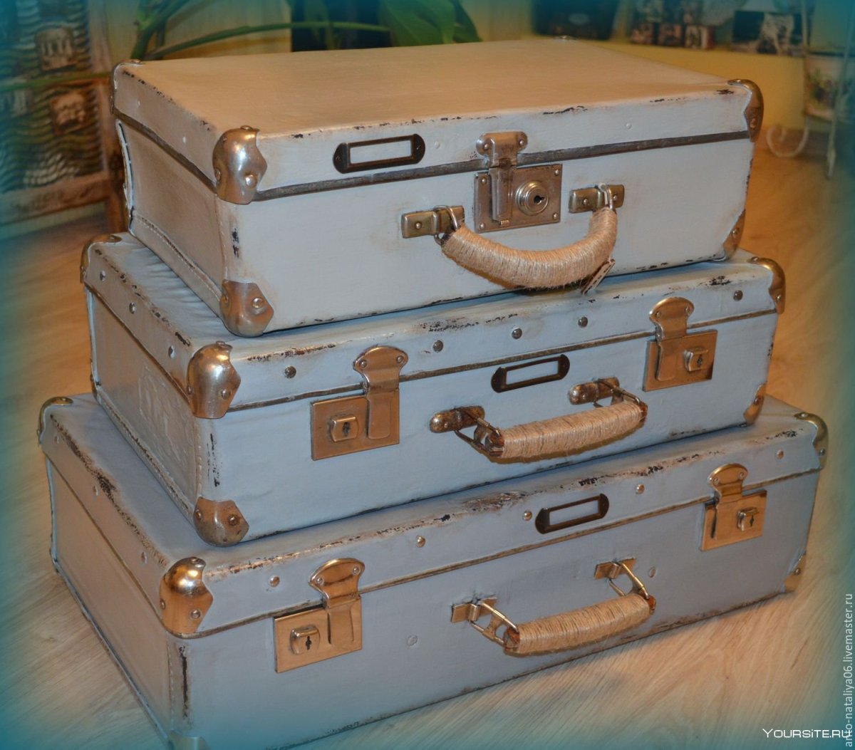 Старинный чемодан