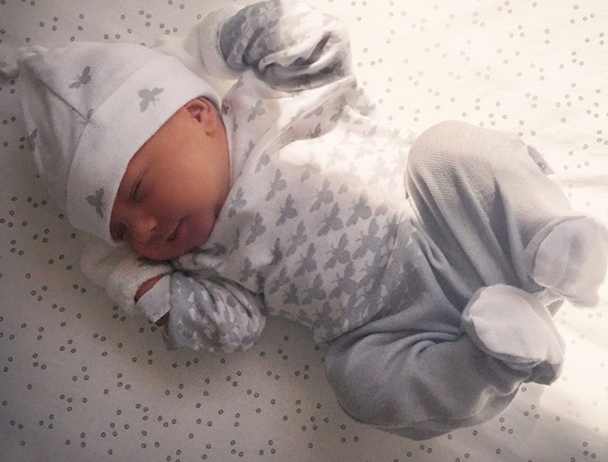 Маленькие мальчики Новорожденные