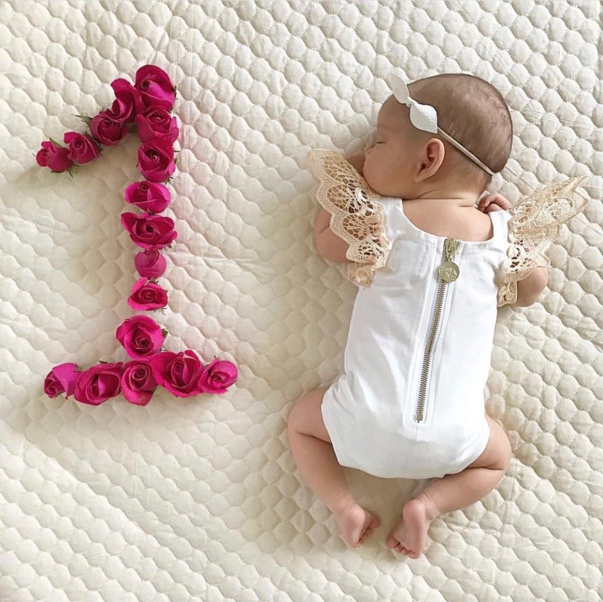 Фотосессия на 1 месяц ребенку