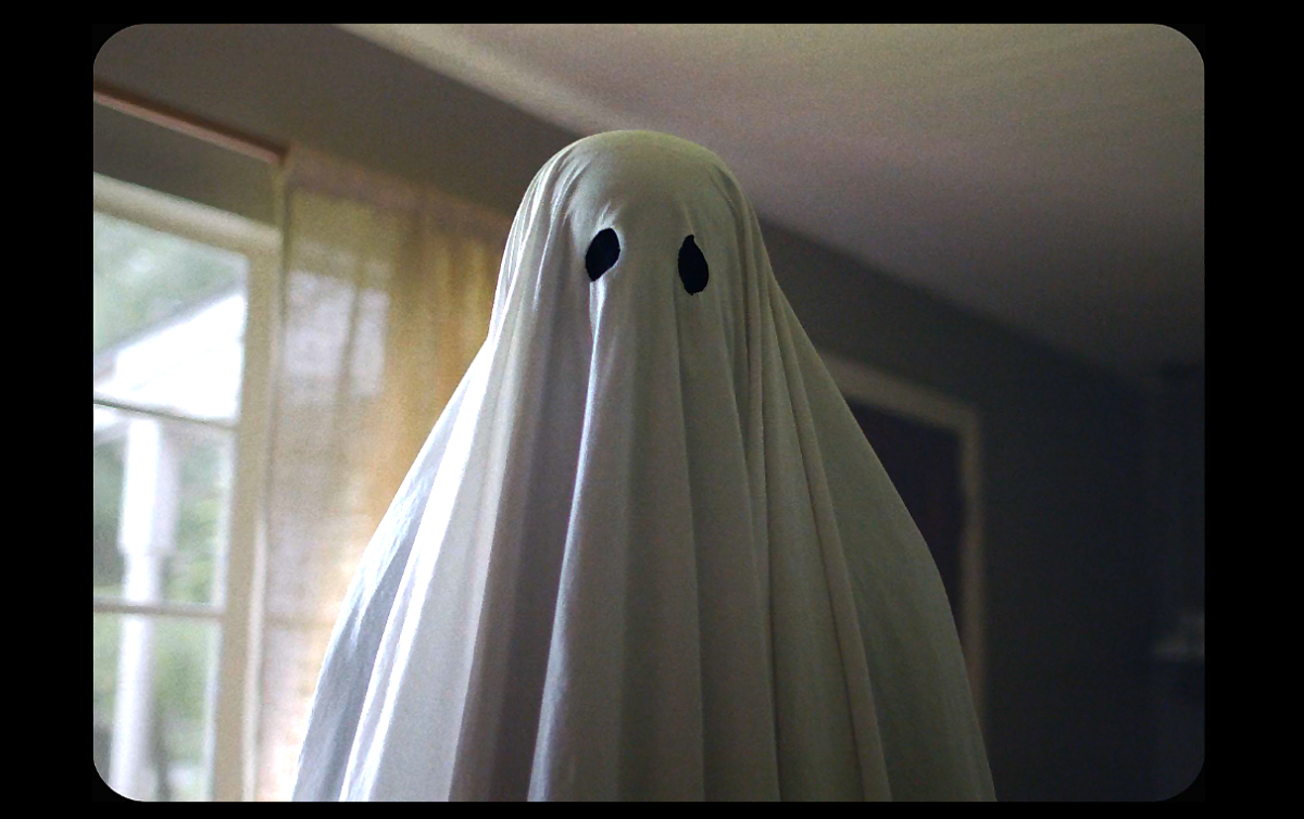 Приведение в простыне