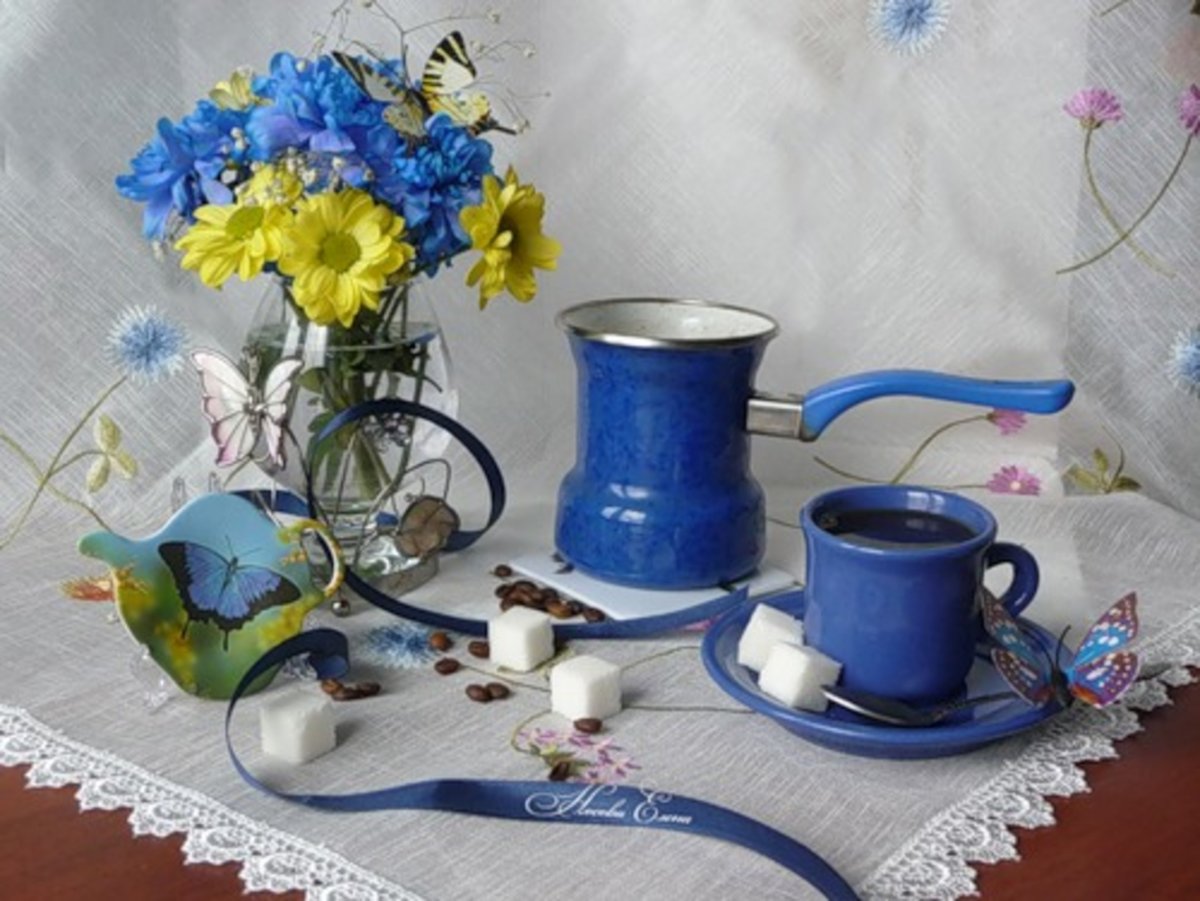 Чашка кофе с васильками