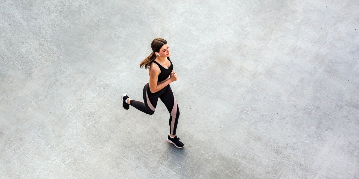 Человек бежит вид сверху