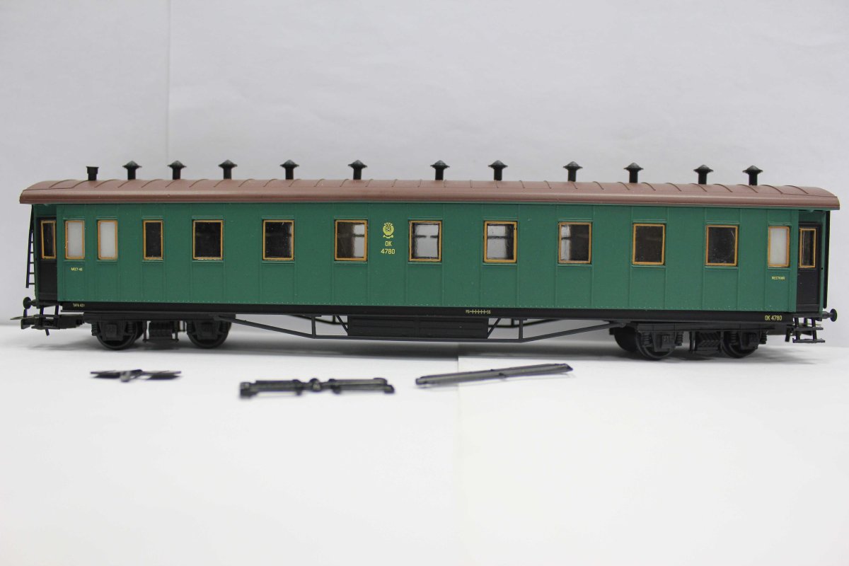 Вагон пассажирский некупейный 61-4447