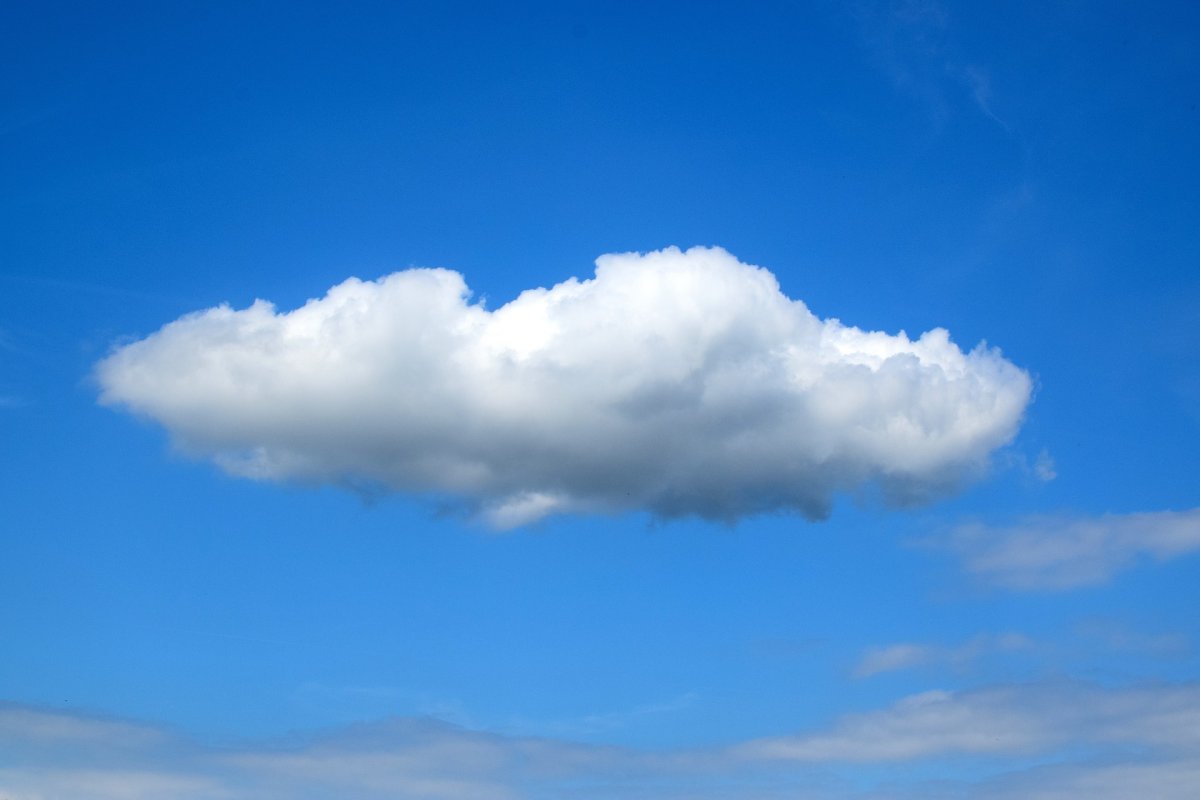 Кучевые плоские облака