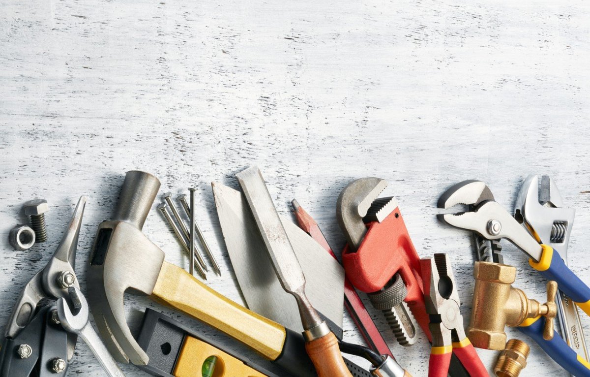 Молоток и гвозди