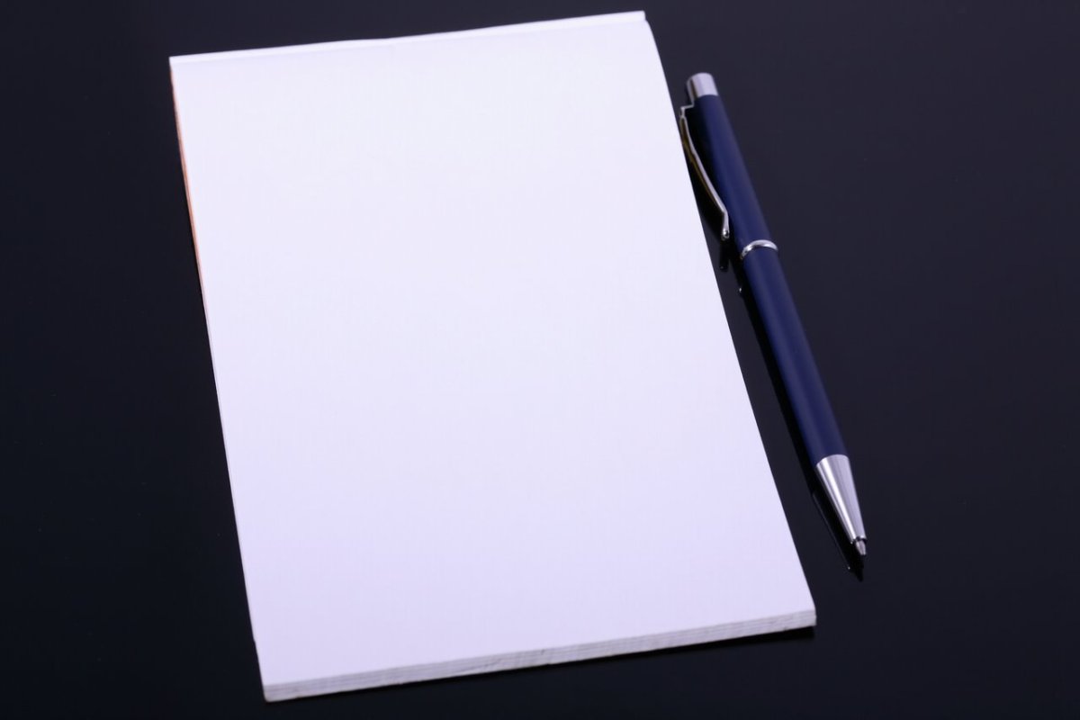 Чистый лист с ручкой
