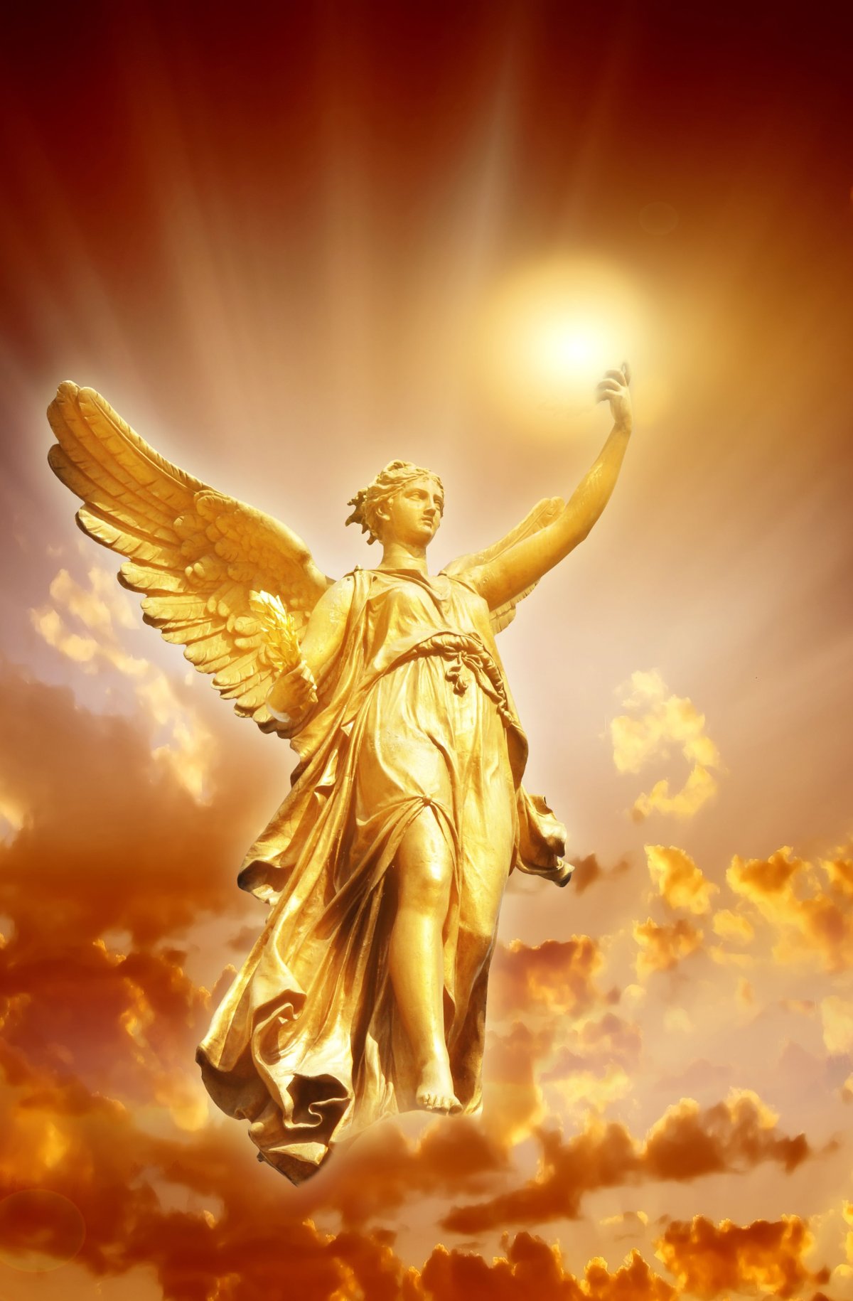 Золотая Ника богиня победа